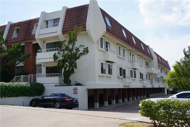 Photo - 3115 Helms St Unit 103