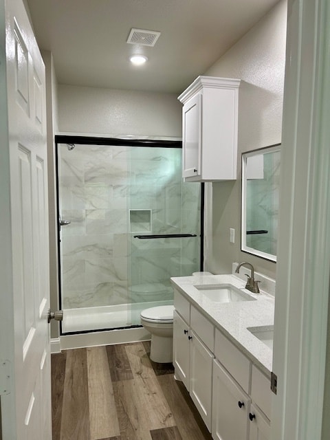 Baño principal - 2211 Wellington St