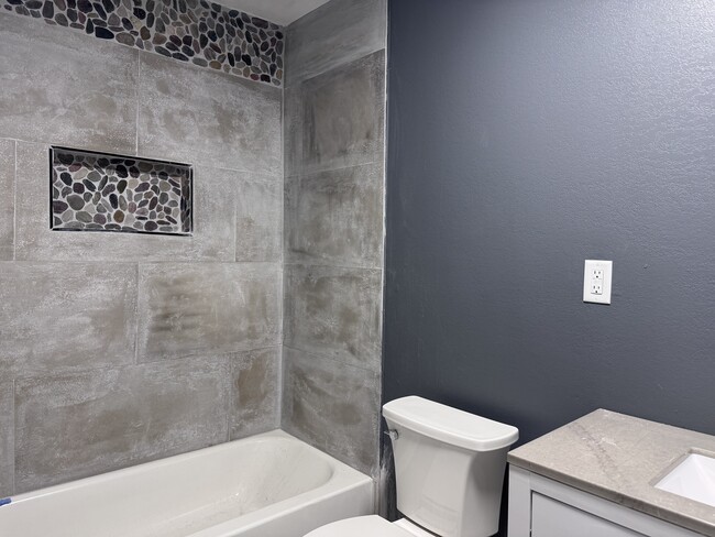 Photo - 1519 W 46th St Unidad C