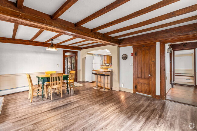 Building Photo - 58 Sumner St Rental