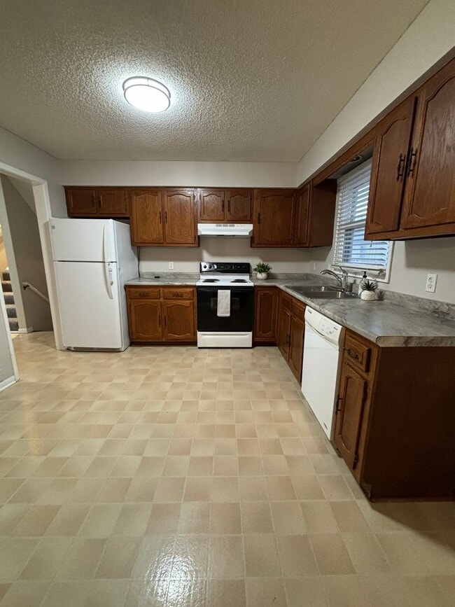 Photo - 2 Bedroom duplex in desirable Waterloo neighborhood!!