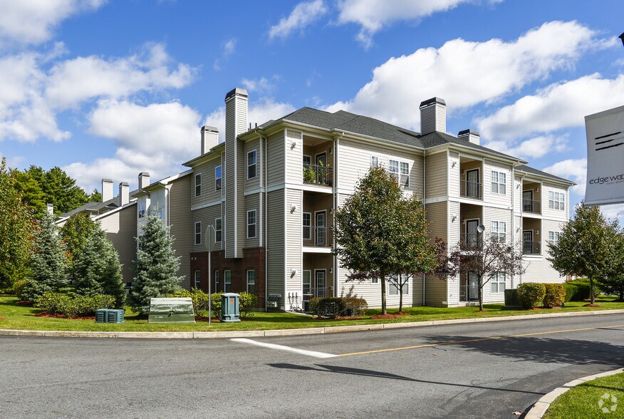 Edgewood Apartments Off Campus Housing North Reading Ma Photos Coming Soon