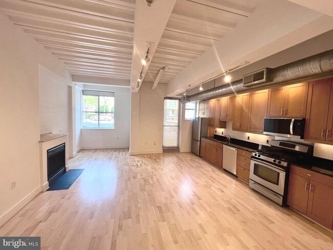 Photo - 1320 13th St NW Unidad 1