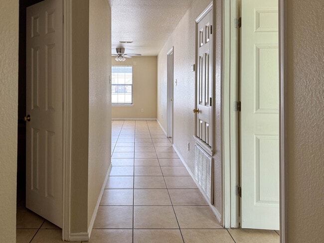 Building Photo - 120 Ramon Cardenas Dr Unit A