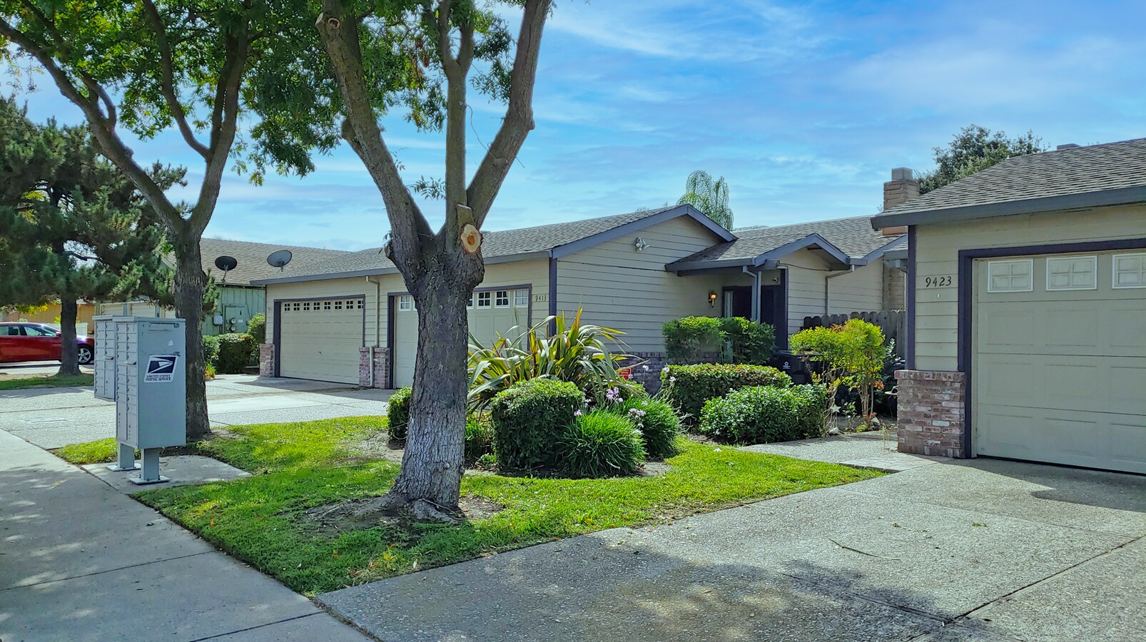 Emerald Pointe Townhomes - Emerald Pointe Townhomes