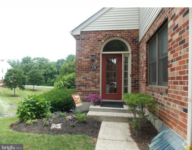 Building Photo - 276 Stone Ridge Dr Rental