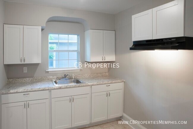 Photo - 790 Brower St