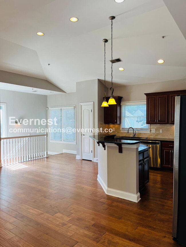 Photo - 101 Generals Retreat Pl