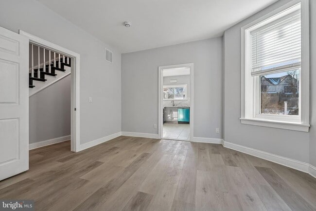 Photo - 92 Leigh Ave