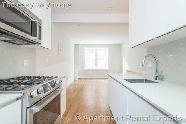 Building Photo - 19 A Forest St