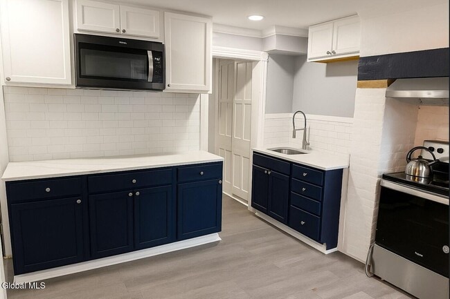 Photo - 39 S Lake Ave Unit 1