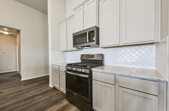 Photo - 855 Sarasota Shore Dr