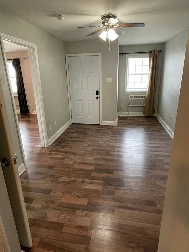 Photo - Renovated 1BD in Gated Complex. Washer and Dryer in Unit. Shared Outdoor Space. Unidad 1802 Philip #101