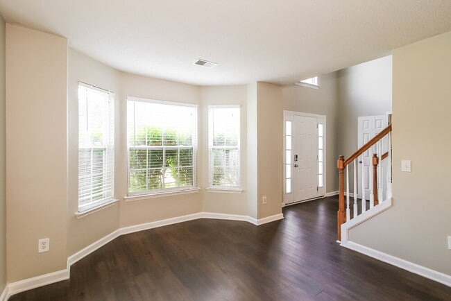 Photo - 412 Peterson Dr