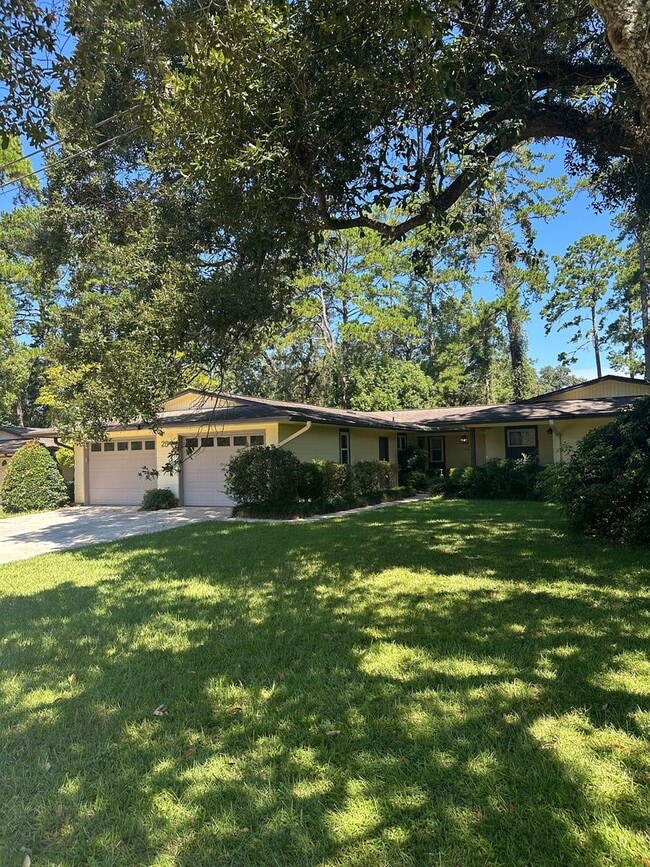 2 Bedroom 1 Bath Available September 1. Cl... - 2 Bedroom 1 Bath Available September 1. Cl... Unidad 254 S. Villas Ct. APT A