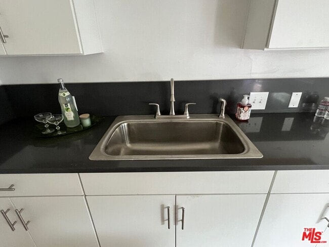 Photo - 2023 Reservoir St