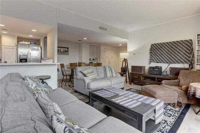 1801 Lavaca St Unit 3L