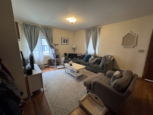 Building Photo - 551 Washington St