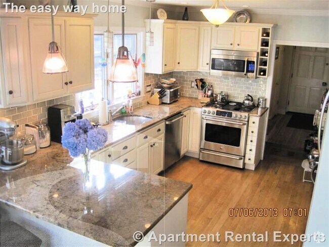 Building Photo - 46 Linden Ave Rental