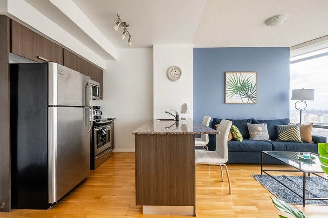 Building Photo - 832 Bay St. Unit SI ID1345938P