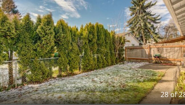 Spacious backyard - 8608 SE Bybee Blvd