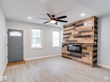Building Photo - 147 S Morley St Rental