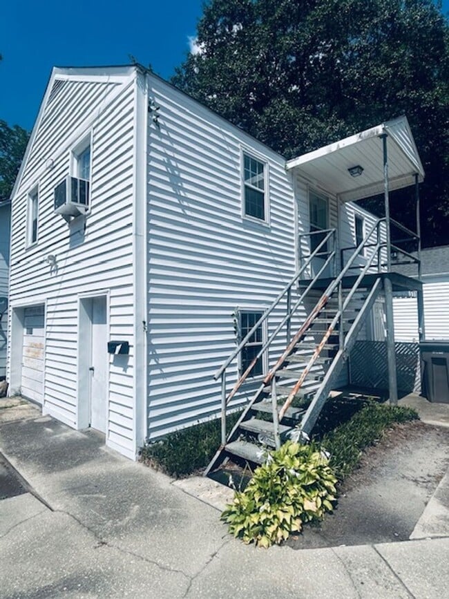 Building Photo - 1904 N McMillan Ave Rental