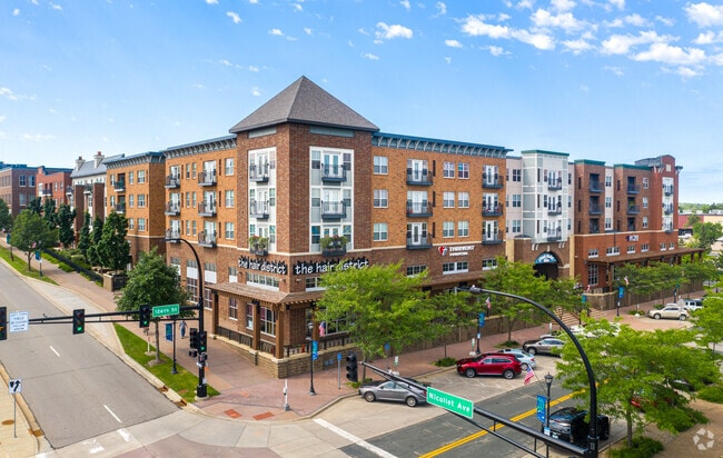 Building Photo - Grande Market Place