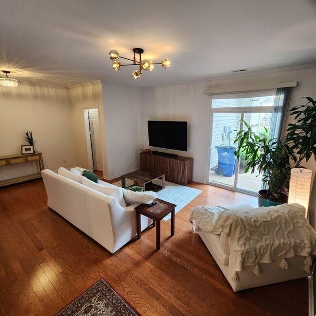 Photo - 1357 Regulator St