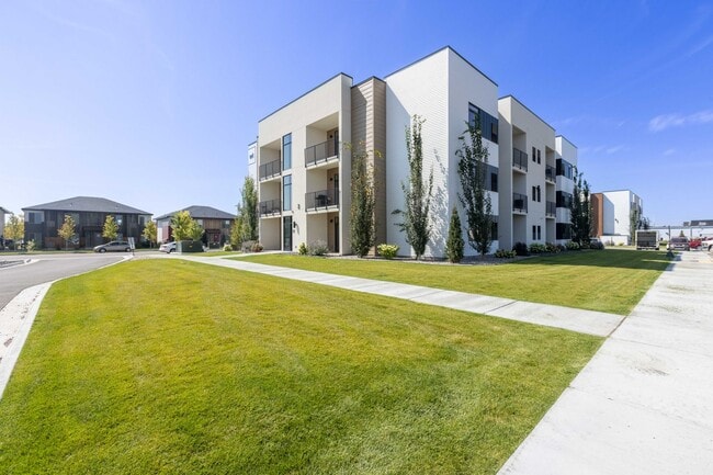 Building Photo - Condo in Rexburg