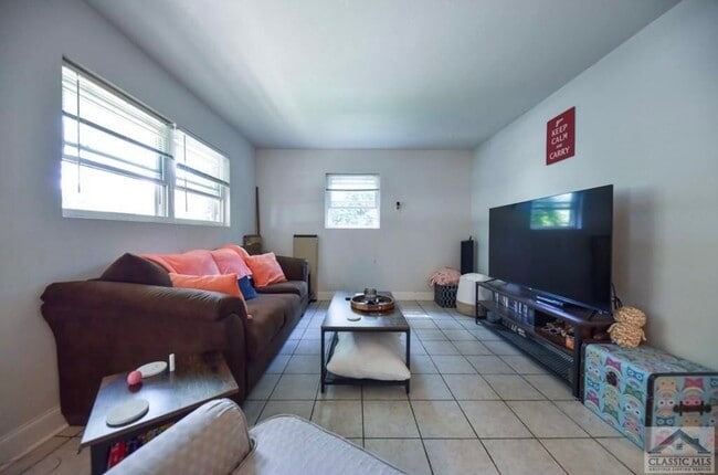 Photo - 195 Hilltop Rd Unit A