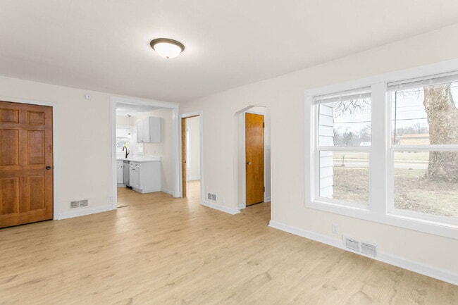 Photo - 3818 Vistula Rd