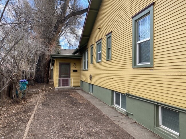 Photo - STUDENTS WELCOME! One-Bedroom Bungalow 1 Block from CSU!