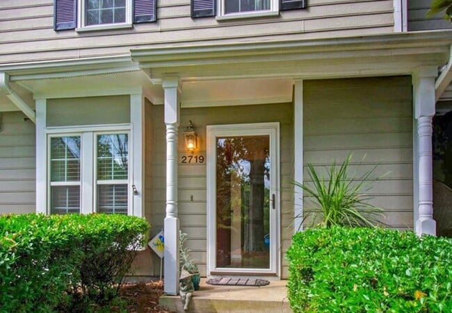 Photo - 2719 New Hamlin Way