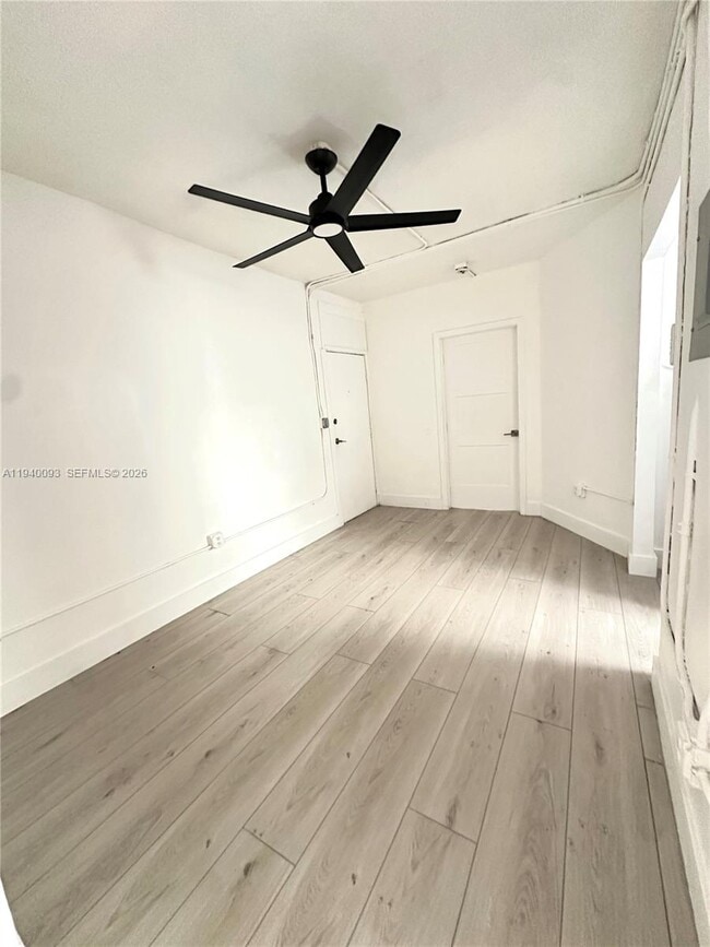 Building Photo - 967 SW 5th St Unit 4