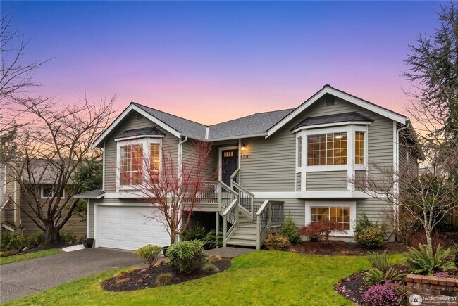 Photo - 4Bd/2.5Ba Kirkland Home