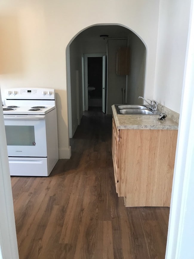 Photo - 152 S Kenwood St Unit 152 Kenwood