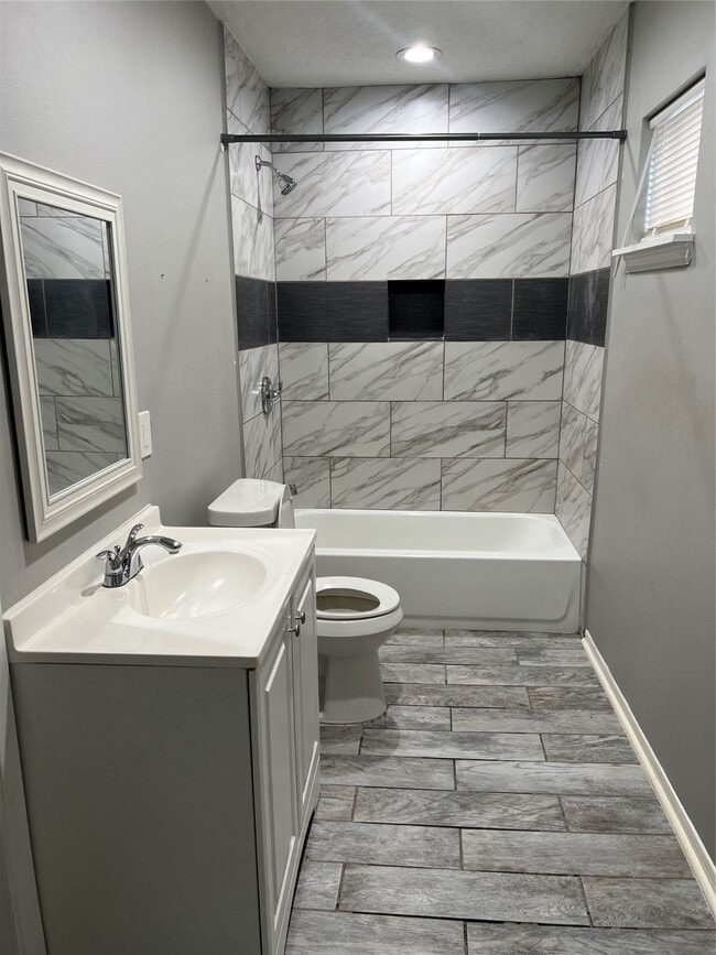 Photo - 7909 Brutus St Unidad 1