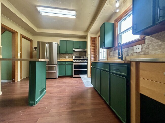 19-21-21 2nd St