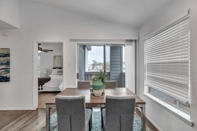 Photo - 1735 Rutland Dr Unit 208