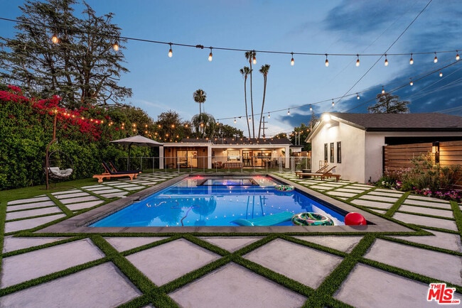 Photo - 22745 Erwin St