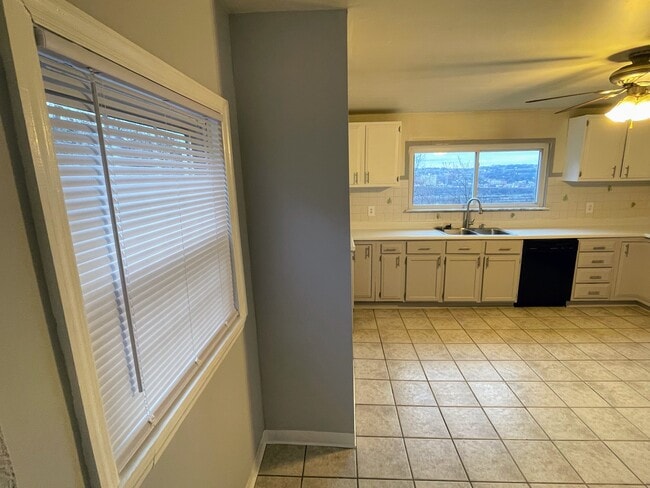 Photo - 1005 Saint Martin St