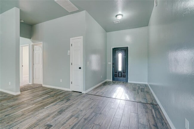 Photo - 2023 Westbury Dr