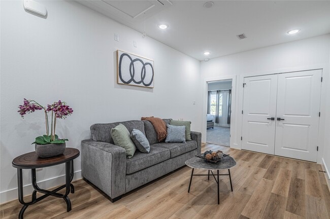 Photo - 3507 Ennis St