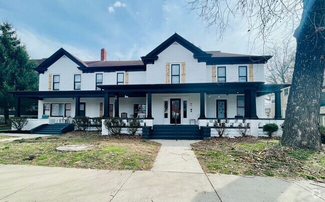 Building Photo - 517 W Maple Ave Rental