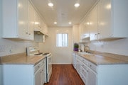 1BR, 1BA - 651 SF