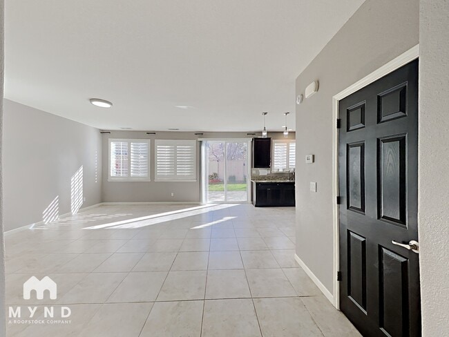 Photo - 10772 Grayslake Dr