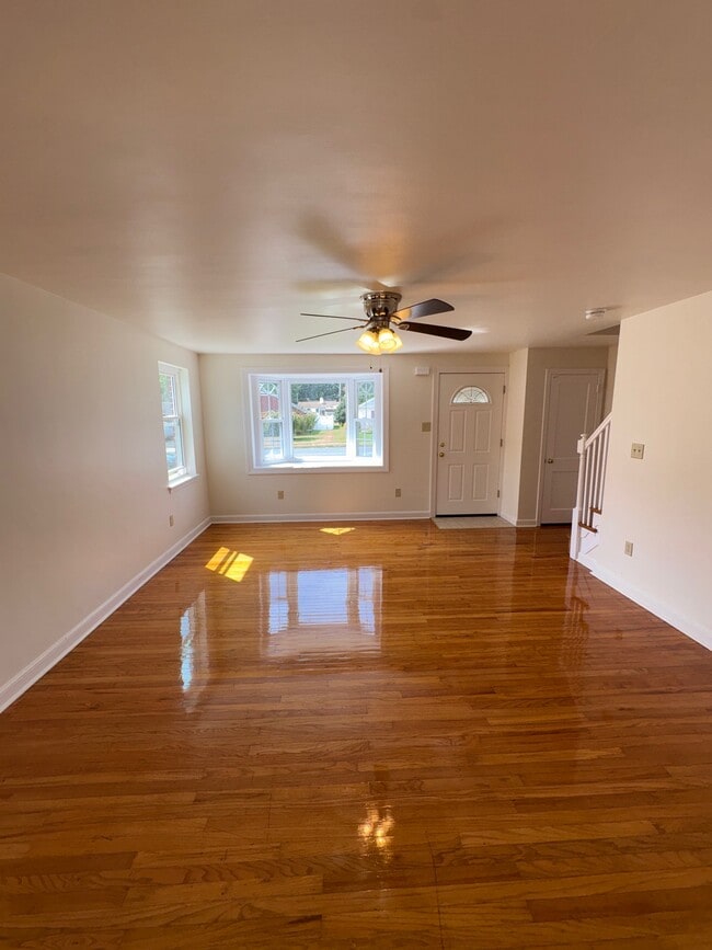 1123 Elm Ave