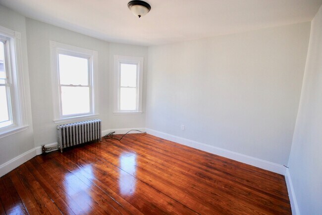 Photo - 15 Cawfield St Unit 1