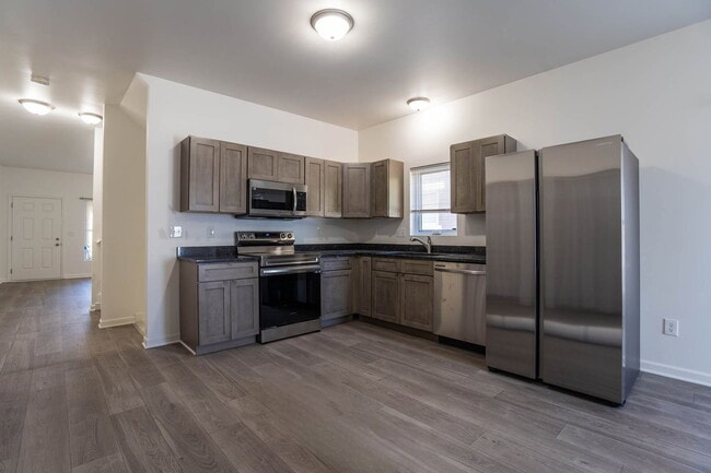Photo - 373 E 13th Ave